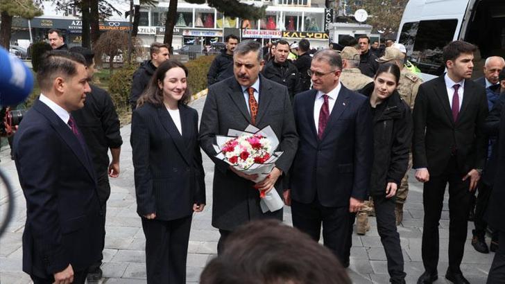 Bakan Çiftçi, bayramlaşma programı için Van'a geldi
