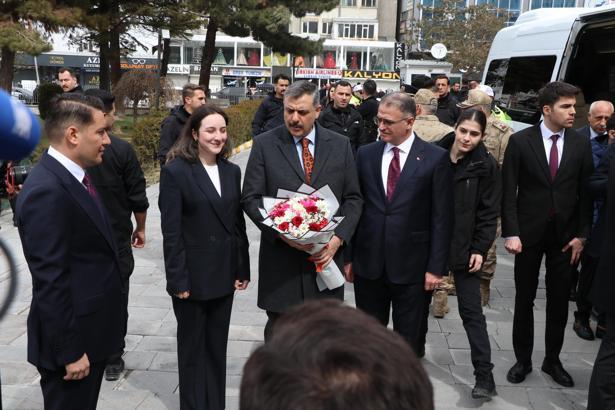 Bakan Çiftçi, bayramlaşma programı için Van'a geldi