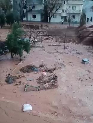 Şırnak’ta sağanak; dereler taştı, evleri su bastı