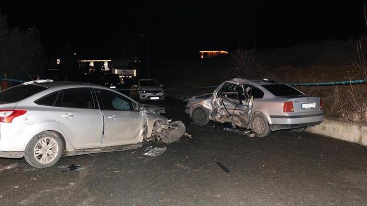 Otomobil, park halindeki araca çarptı: 1’i ağır, 5 yaralı