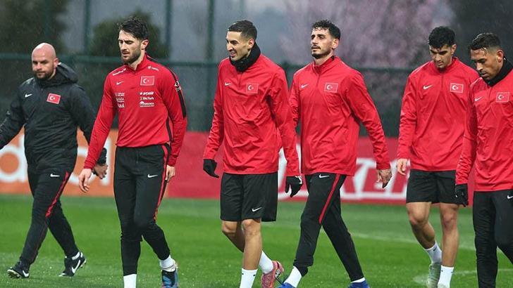 3 büyüklerden 33 futbolcu milli takımlarında mücadele edecek