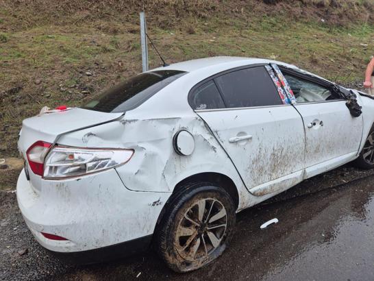 Bingöl'de otomobil devrildi: 3 yaralı