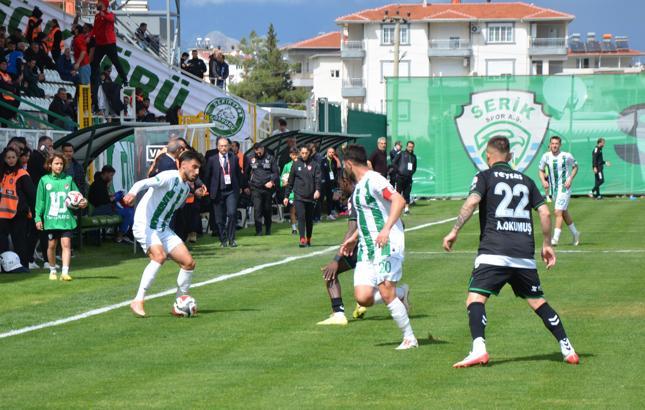Serik Spor, taraftarına çifte bayram yaşattı: 2-0