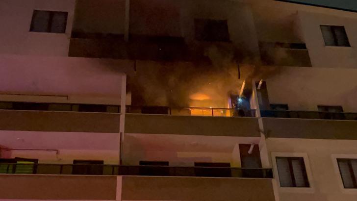 Bursa'da 5 katlı binada çıkan yangın söndürüldü