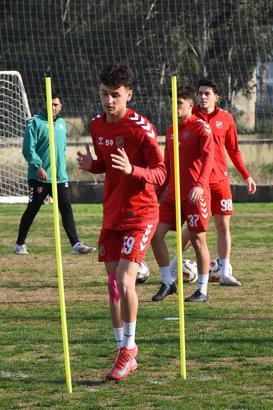 Karşıyaka'da Adem kayıplarda