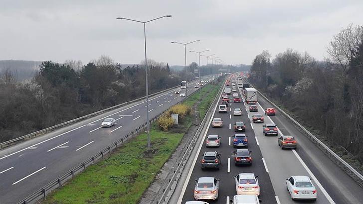 Anadolu Otoyolu’nun Düzce geçişinde dönüş yoğunluğu
