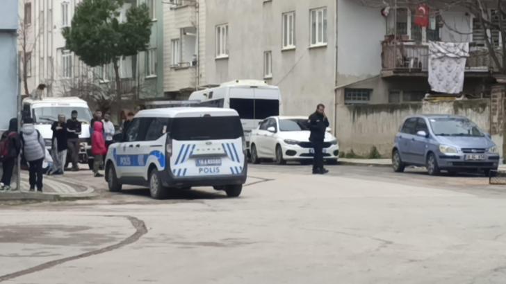 Kavgada komşusu 2 kadını yaraladı