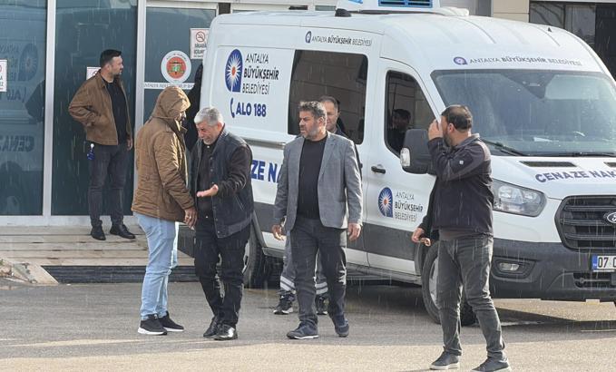 Konteynerdeki yangında ölen anne ile 5 çocuğunun cenazeleri teslim alındı