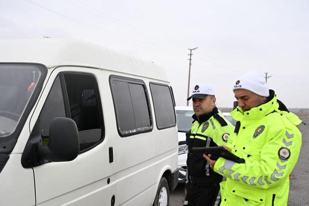 Trafik denetimlerinde bin 763 sürücüye ceza