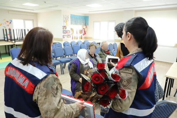Mardin’de jandarmadan ‘Yaşlılar Haftası’ ziyareti