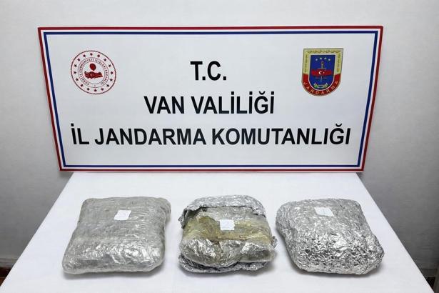Van'da arazide 4 kilo skunk ele geçirildi