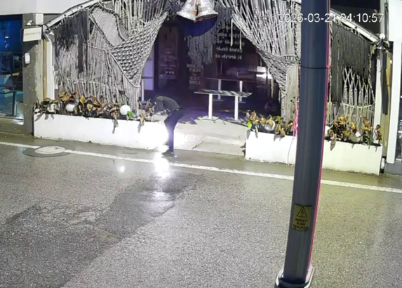 Kocaeli'de kafeyi kundaklayan 2 şüpheli yakalandı