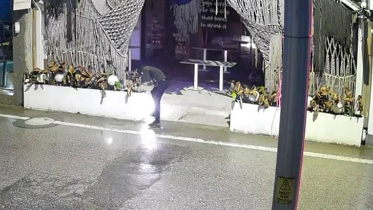 Kocaeli'de kafeyi kundaklayan 2 şüpheli yakalandı