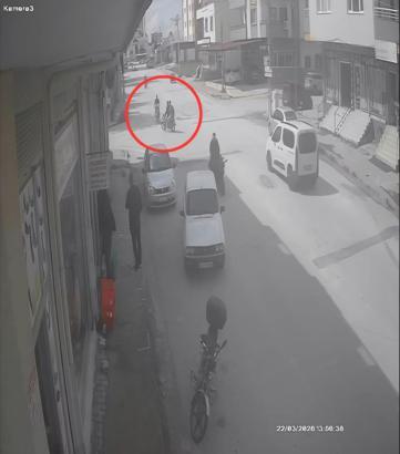 Adana'da iki motosiklet çarpıştı; 3 yaralı