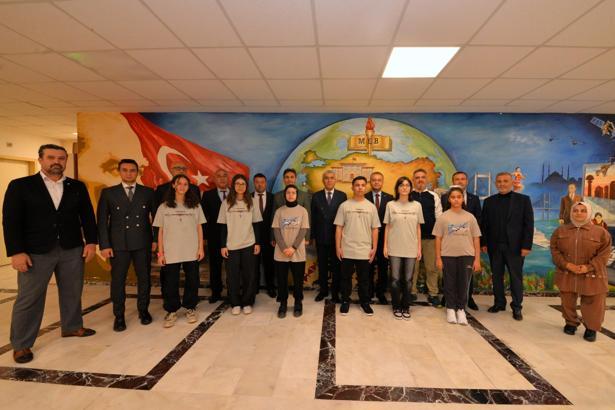 'Savunmadan Sanata' yarışmasında dereceye giren öğrenciler ödüllendirildi