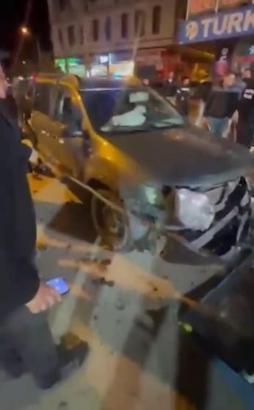 Karakoçan’da otomobiller çarpıştı: 1’i ağır 3 yaralı
