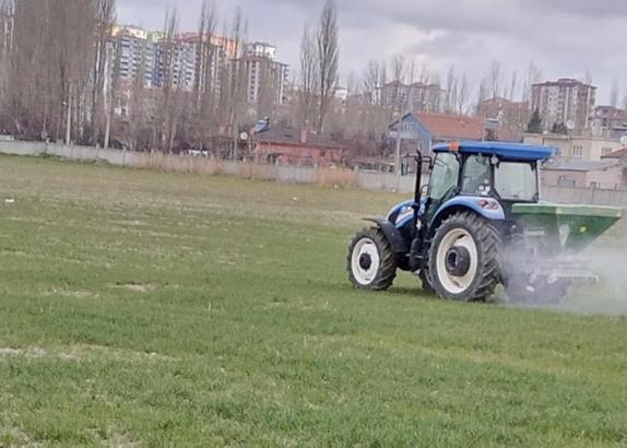Çiftçilere gübreleme uyarısı