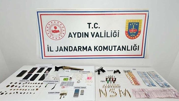 Uyuşturucu ve tarihi eser operasyonu: 2 gözaltı, şüpheliler adliyede