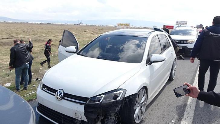 Kaçarken otomobiliyle 2 araca çarpan sürücü, 30 kilometrelik takiple yakalandı