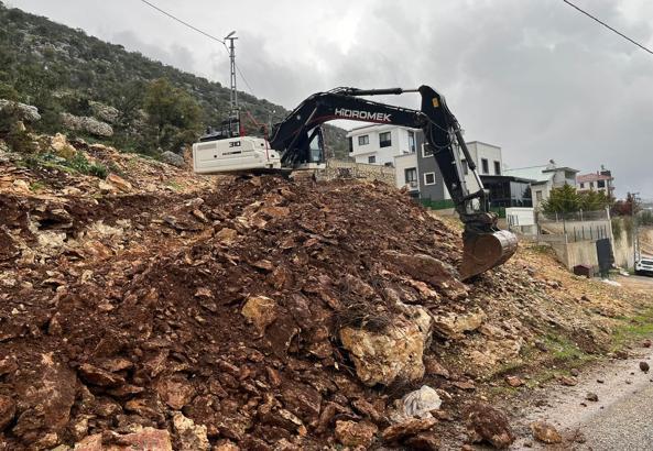 Toroslar Belediyesi kırsalda ulaşım güvenliğini artırıyor