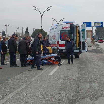 Minibüsün çarptığı yaya yaralandı; kaza anı kamerada