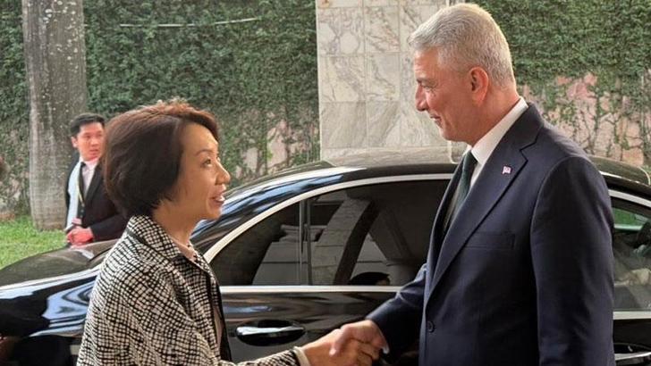 Bakan Bolat, Singapur Sürdürülebilirlik ve Çevre Bakanı Grace Fu ile görüştü