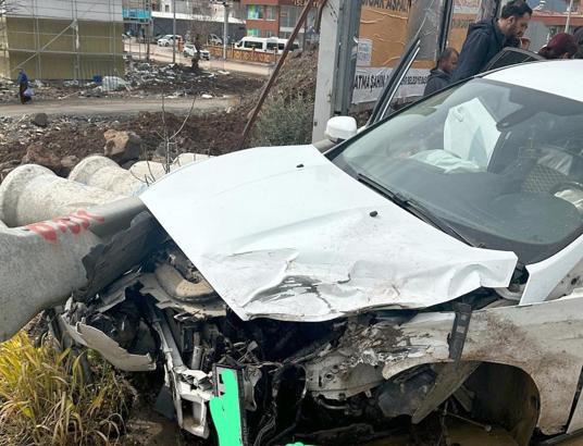 Gaziantep’te TIR ile otomobil çarpıştı: 2 yaralı