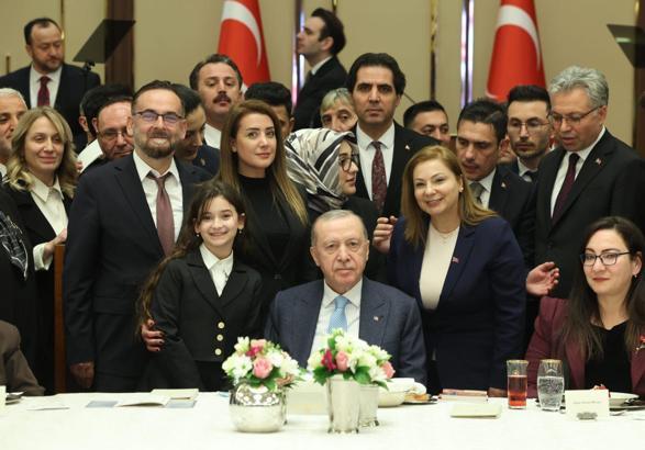 Dünya matematik şampiyonu Lina, Cumhurbaşkanı Erdoğan'dan 23 Nisan’da koltuğuna oturmayı istemiş