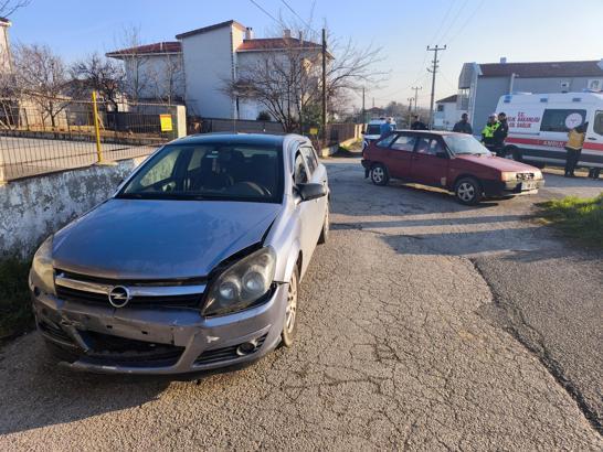 Edirne’de 2 otomobil çarpıştı: 1 yaralı