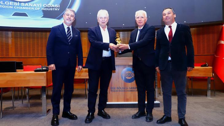 İYTE'nin 'üniversite-sanayi iş birliğine' EBSO'dan 3 ödül