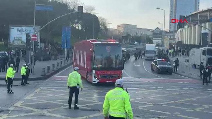 A Milli Takım, Romanya ile karşılaşacağı Beşiktaş Park'a ulaştı