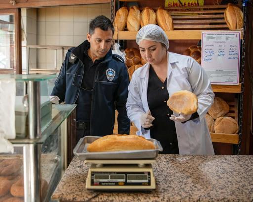 Kuşadası'nda fırınlar denetlendi