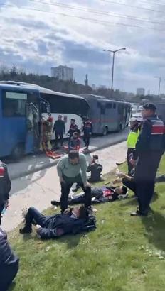 İstanbul- Bağcılar'da 4 cezaevi sevk aracı kaza yaptı; 6 jandarma yaralandı -1