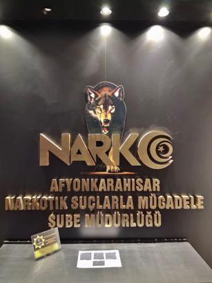 Otomobilde uyuşturucuyla yakalandılar