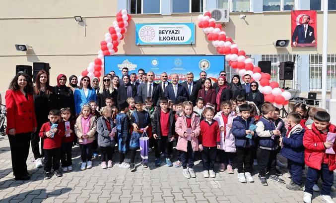 Vali Aktaş, öğrencilerle bir araya geldi