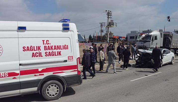 Mardin’de kamyon ile çarpışan otomobilin sürücüsü yaralandı