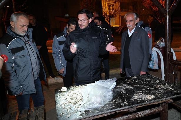 Başkan Yazıcıoğlu Devegörmez Mahallesi’nde  gece mesaisi