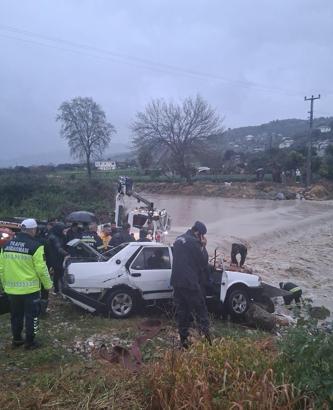 Muğla’da otomobil sel sularına kapıldı: 1 ölü, 1 yaralı