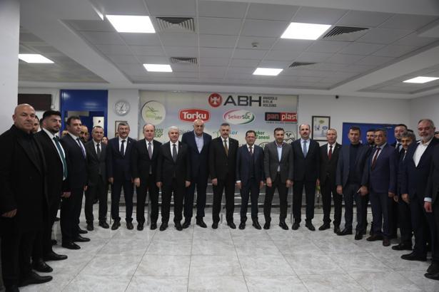 Bakan Çiftçi, Çumra Şeker Fabrikası'nı ziyaret etti