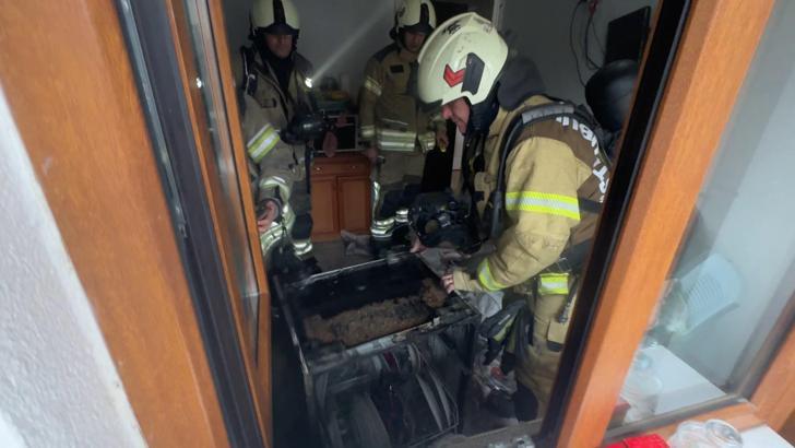 Avcılar'da bulaşık makinesi alev aldı; itfaiye müdahale etti