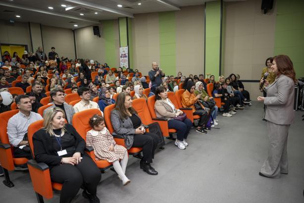 Çocuk kampüsünde bahar coşkusu