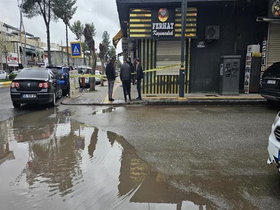 Çarşaf giyip soygun için girdikleri kuyumcuda iş yeri sahibini yaralayan şüpheliler yakalandı