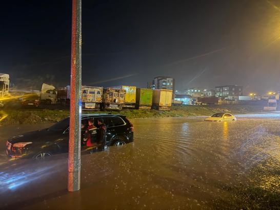 Cizre’de sağanak; evleri su bastı, mahsur kalanlar kurtarıldı