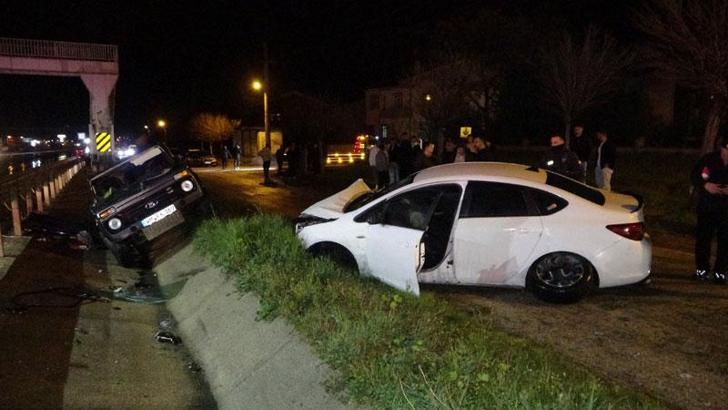 Edirne’de cip ile otomobilin çarpıştığı kazada 3 kişi yaralandı: Kaza sonrası kaçan kedi bulunamadı