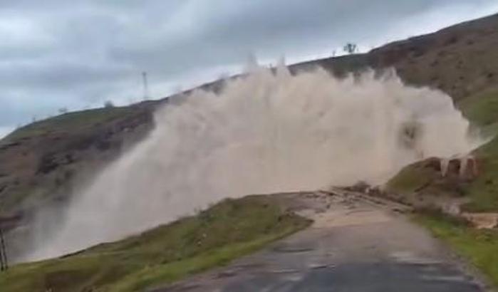 Silopi’de ana su hattı patladı, ilçede su kesintisi
