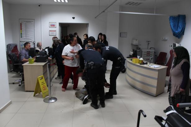 Annesinin sevgilisini bıçaklamıştı; adliyeye sevk edildiler