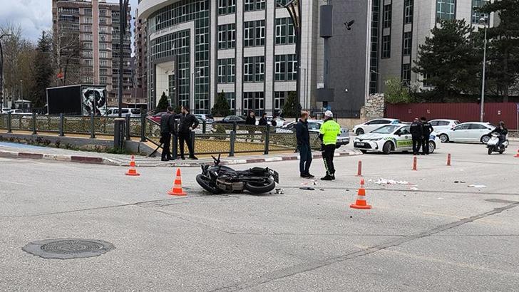 Otomobil ile motosiklet çarpıştı: 2 ağır yaralı