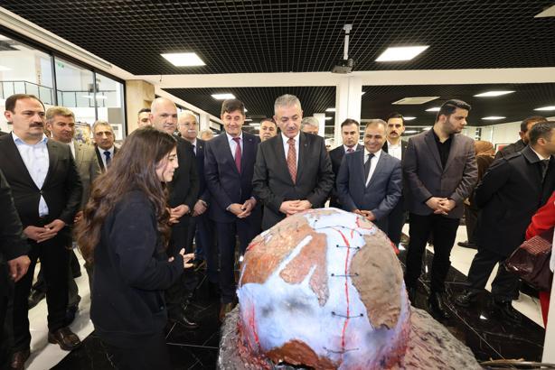 Mardin’de atıklardan yapılan eserler sergilendi