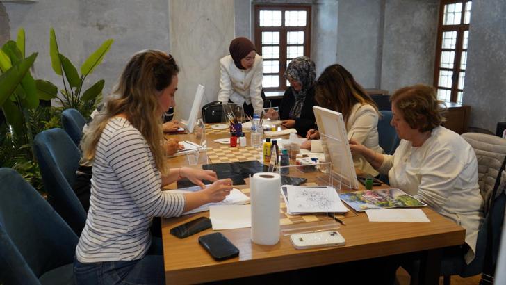 Yetişkinlere özel sanat atölyesi