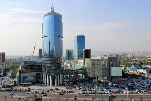 Ankara'da bir AVM, hafta sonu 18 yaş altındakilerin velisi olmadan girişlerini yasakladı